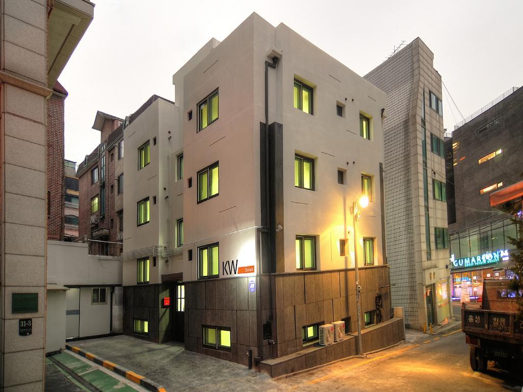 Hostel Kw Sinsa Seúl Exterior foto
