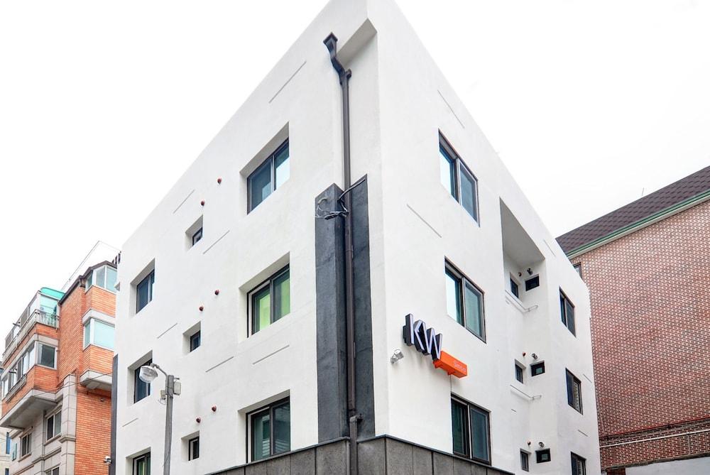 Hostel Kw Sinsa Seúl Exterior foto
